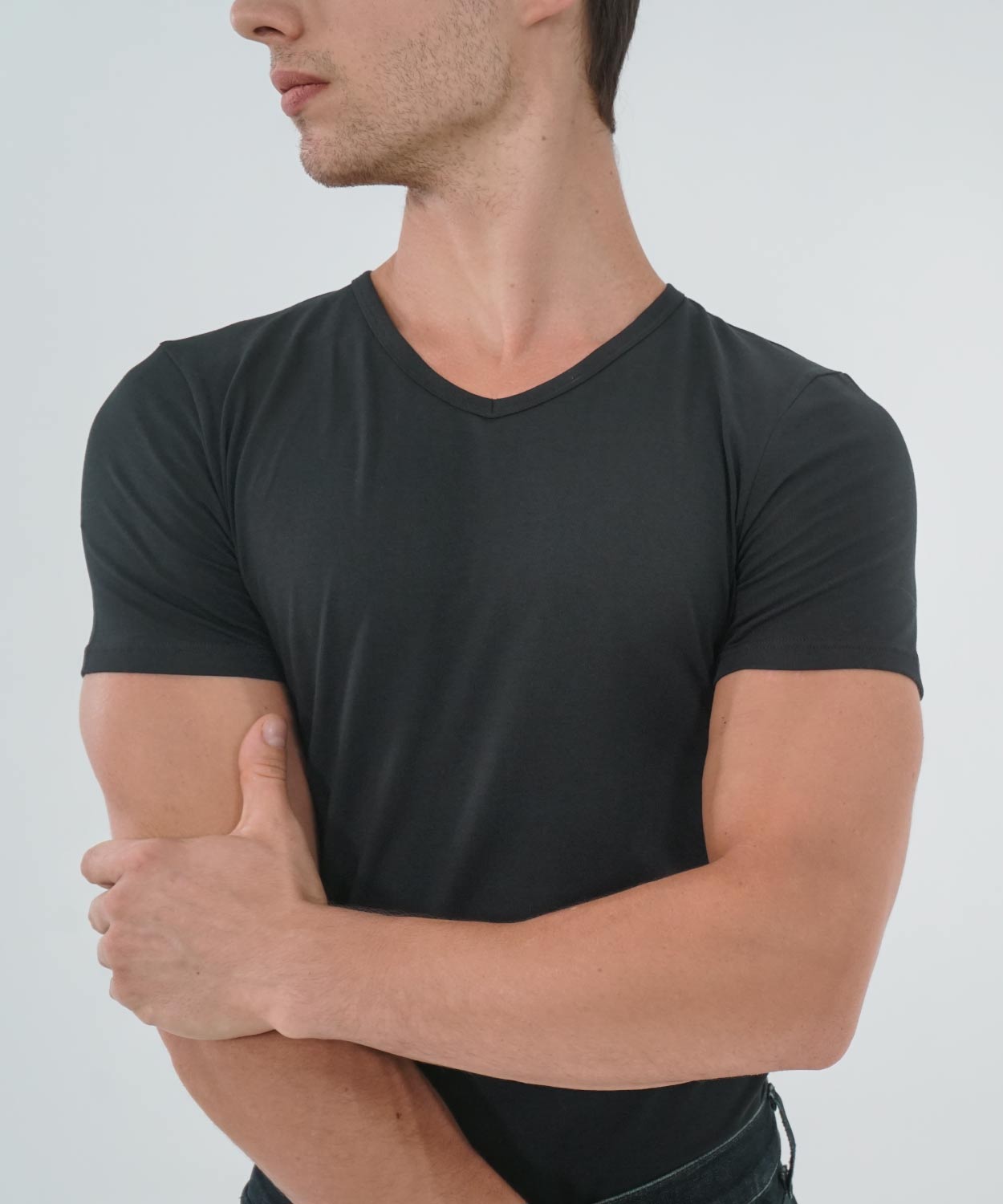 T-Shirt V Neck - Essentials