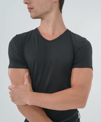 T-Shirt V Neck - Essentials