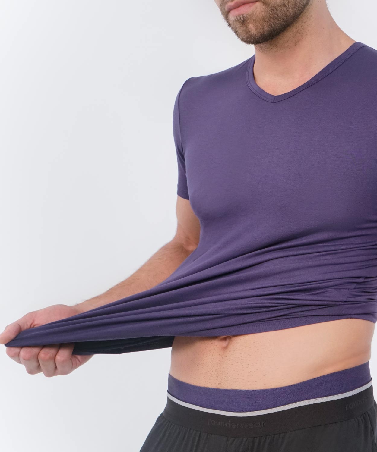 T-Shirt V Neck - Essentials