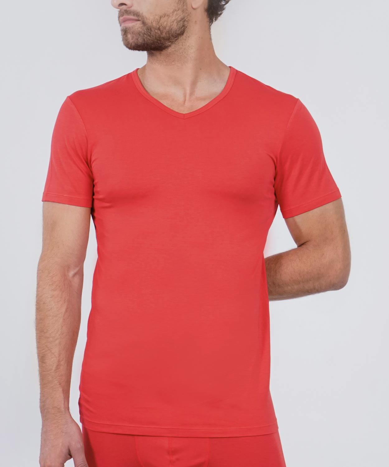 T-Shirt V Neck - Essentials