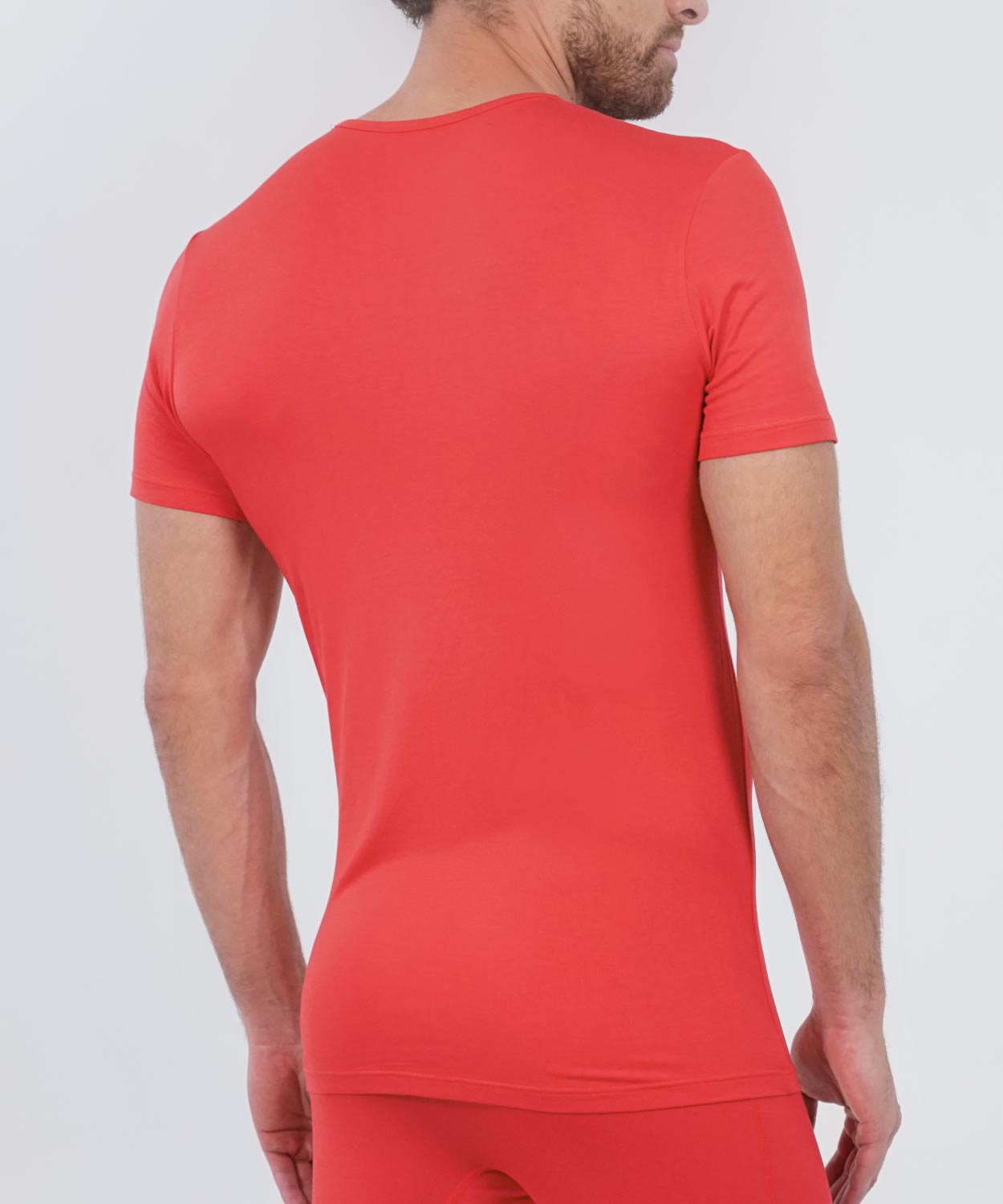 T-Shirt V Neck - Essentials